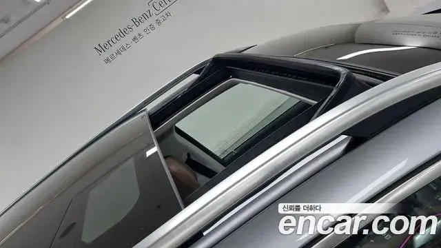 Mercedes-Benz GLE-Class 2025 — Photo 17/20