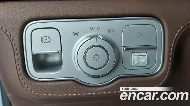 Mercedes-Benz GLE-Class 2025 — Photo 5/20