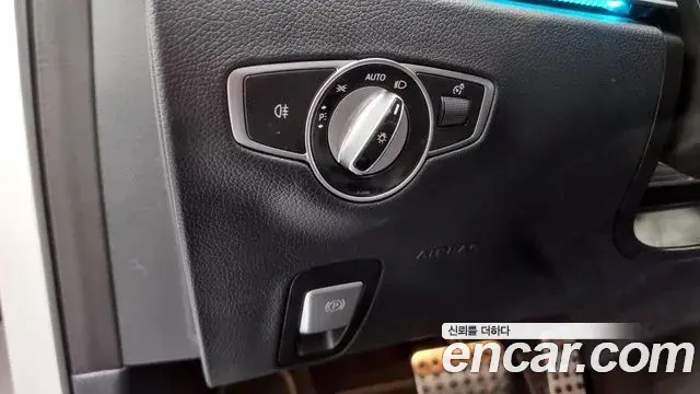 Mercedes-Benz E-Class 2021 — Фото 16/20