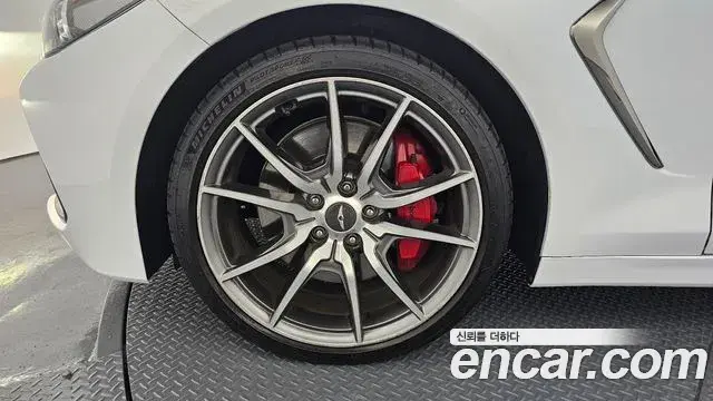 Genesis G70 2018 — Photo 1/20