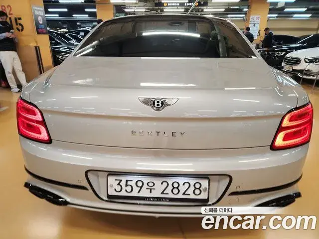Bentley Flying Spur 2021 — Şəkil 9/20