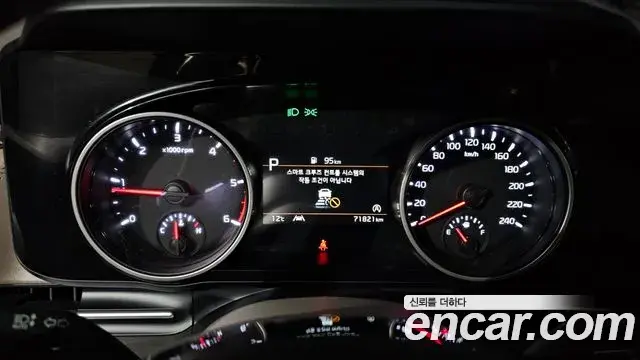 Kia Carnival 2022 — Фото 8/20