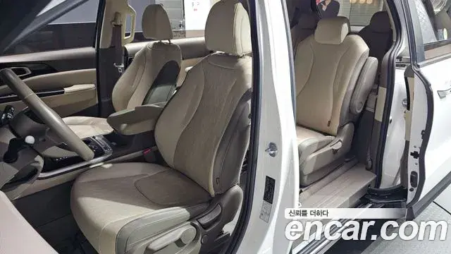Kia Carnival 2022 — Фото 11/20