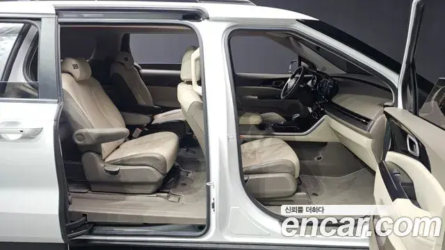 Kia Carnival 2022 — Фото 12/20