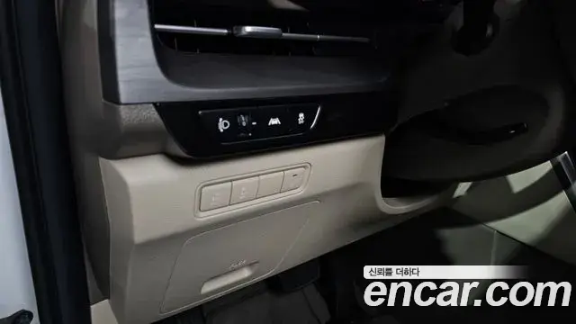 Kia Carnival 2022 — Фото 17/20