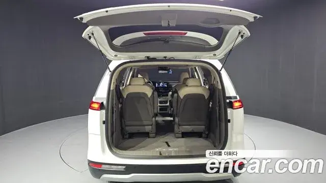 Kia Carnival 2022 — Фото 20/20