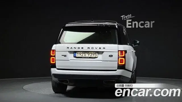 Land Rover Range Rover 2021 — ფოტო 7/20