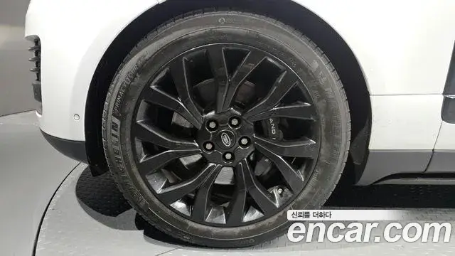 Land Rover Range Rover 2021 — ფოტო 11/20