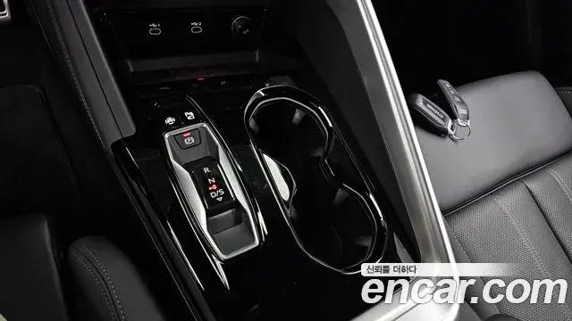 Audi Q5 2025 — Photo 12/20