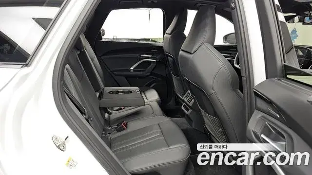 Audi Q5 2025 — Photo 4/20