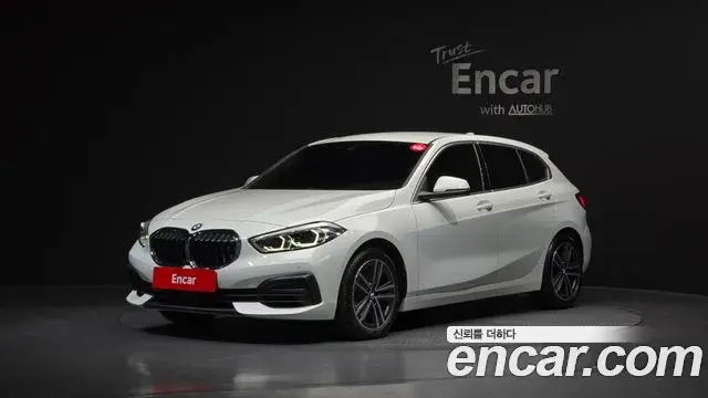 BMW 1 Series 2022 — Фото 10/20