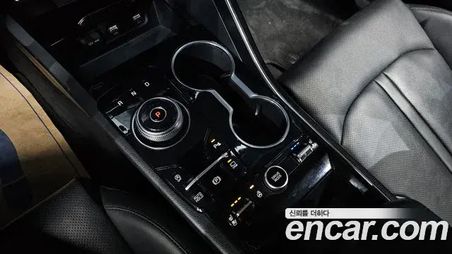 Kia K5 2021 — ფოტო 12/20