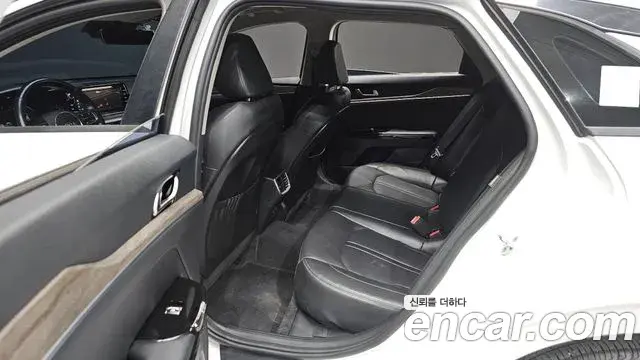 Kia K5 2021 — ფოტო 15/20
