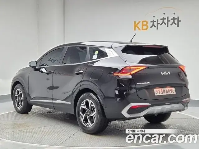 Kia Sportage 2021 — ფოტო 15/18