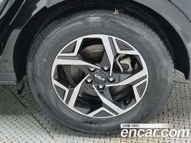Kia Sportage 2021 — ფოტო 12/18