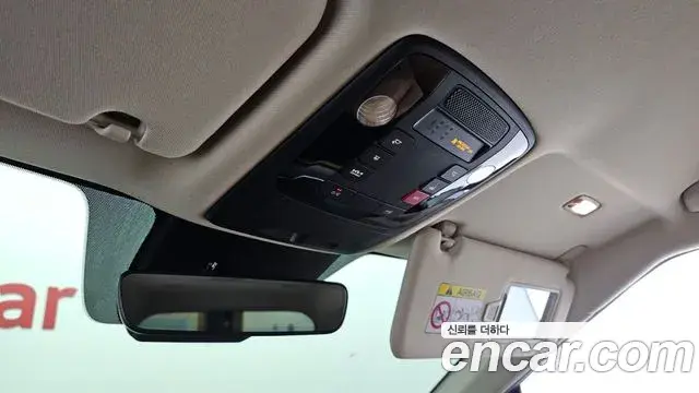 Kia Carnival 2022 — Фото 17/20