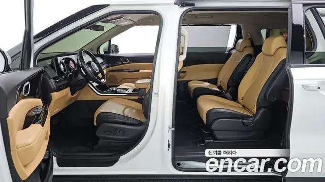 Kia Carnival 2022 — Фото 18/20