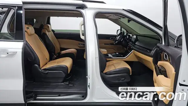Kia Carnival 2022 — Фото 19/20