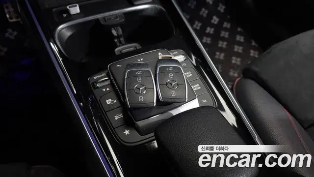 Mercedes-Benz GLB-Class 2021 — Фото 16/20
