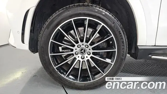 Mercedes-Benz GLE-Class 2022 — Photo 8/20
