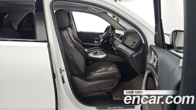 Mercedes-Benz GLE-Class 2022 — Photo 10/20