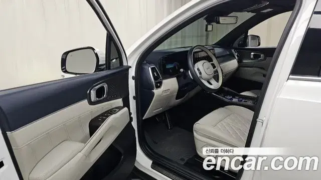 Kia Sorento 2022 — ფოტო 13/20