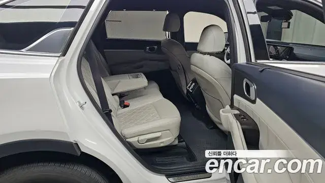 Kia Sorento 2022 — ფოტო 4/20