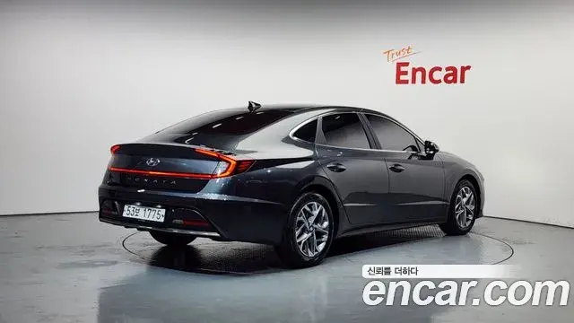 Hyundai Sonata Hybrid 2019 — Photo 12/20