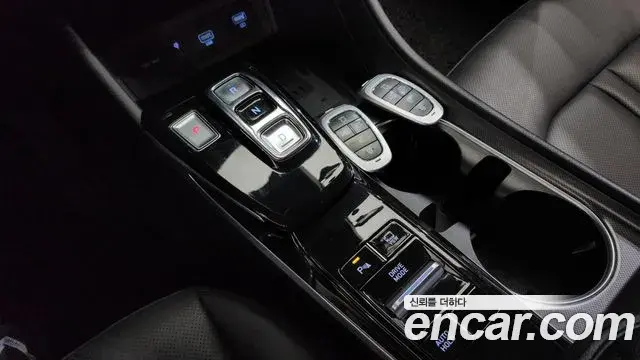 Hyundai Sonata Hybrid 2019 — Photo 1/20