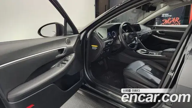 Hyundai Sonata Hybrid 2019 — Photo 13/20