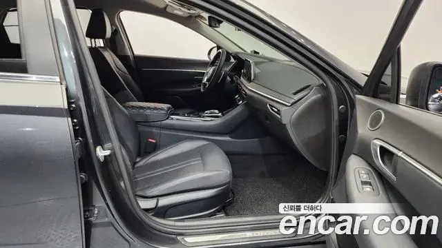 Hyundai Sonata Hybrid 2019 — Photo 6/20