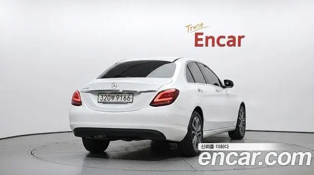 Mercedes-Benz C-Class 2019 — Şəkil 17/20