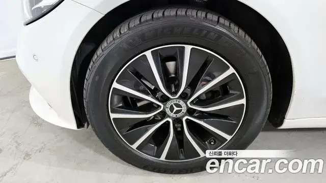 Mercedes-Benz C-Class 2019 — Şəkil 11/20