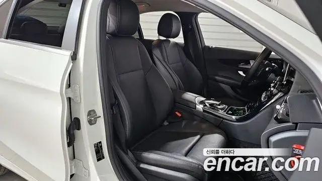 Mercedes-Benz C-Class 2019 — Şəkil 16/20