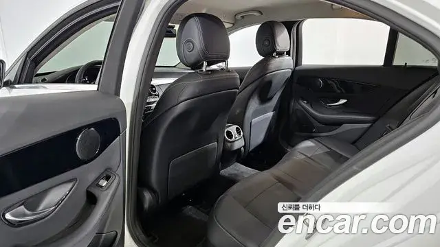 Mercedes-Benz C-Class 2019 — Şəkil 10/20