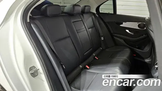Mercedes-Benz C-Class 2019 — Şəkil 8/20