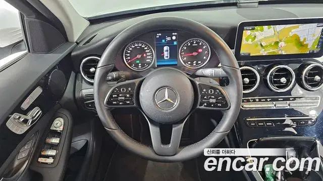 Mercedes-Benz C-Class 2019 — Şəkil 18/20