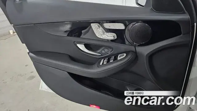 Mercedes-Benz C-Class 2019 — Şəkil 2/20