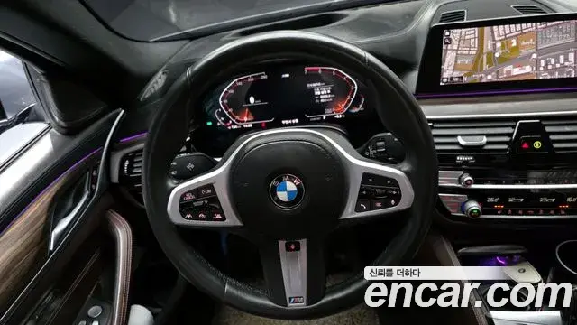 BMW 5 Series 2020 — Фото 13/20