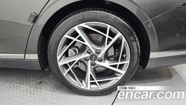 Genesis G90 2022 — Şəkil 19/20
