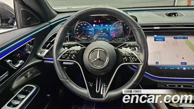 Mercedes-Benz E-Class 2024 — Photo 3/20