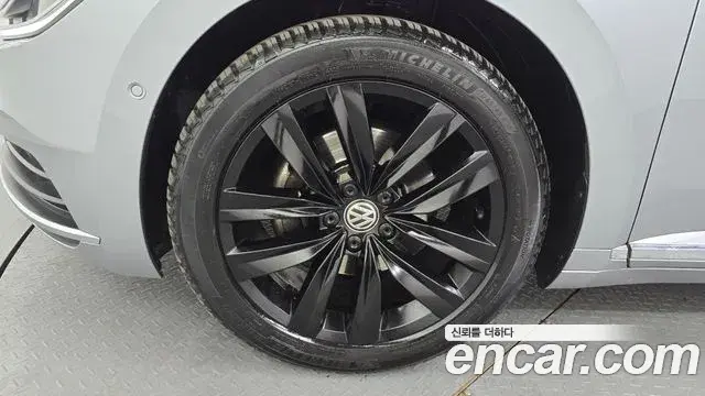 Volkswagen Arteon 2018 — ფოტო 11/20