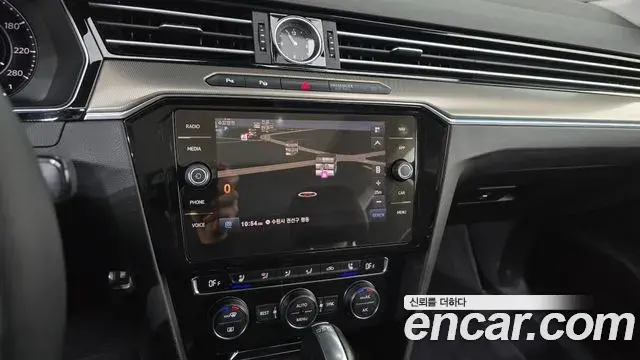 Volkswagen Arteon 2018 — ფოტო 14/20
