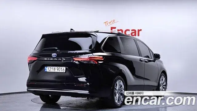Toyota Sienna 2023 — Photo 6/20
