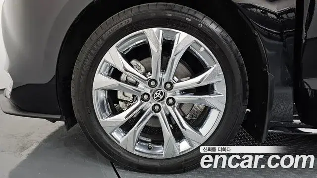Toyota Sienna 2023 — Photo 2/20