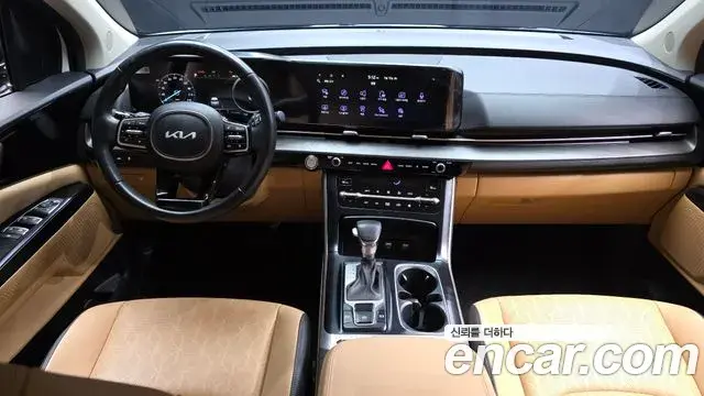Kia Carnival 2021 — Photo 7/20