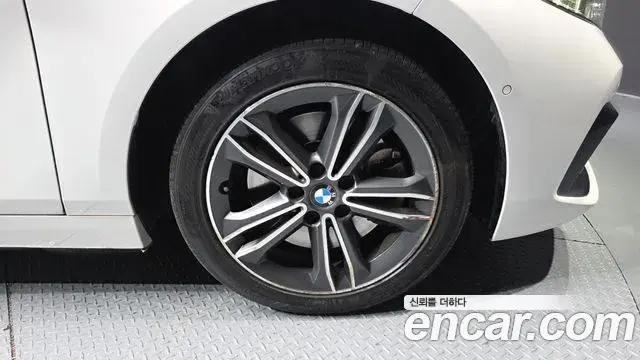 BMW 1 Series 2021 — Photo 18/20