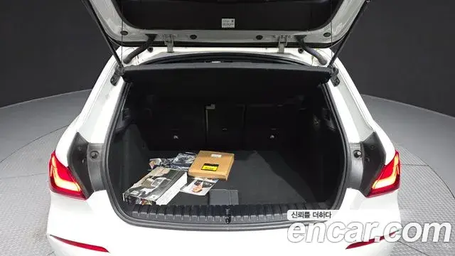 BMW 1 Series 2021 — Photo 1/20