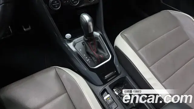 Volkswagen T-Roc 2021 — Фото 9/20