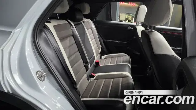 Volkswagen T-Roc 2021 — Фото 12/20